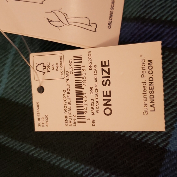 ❄☃️BNWT LANDS' END BOLD BLUE PLAID SCARF - Picture 3 of 6